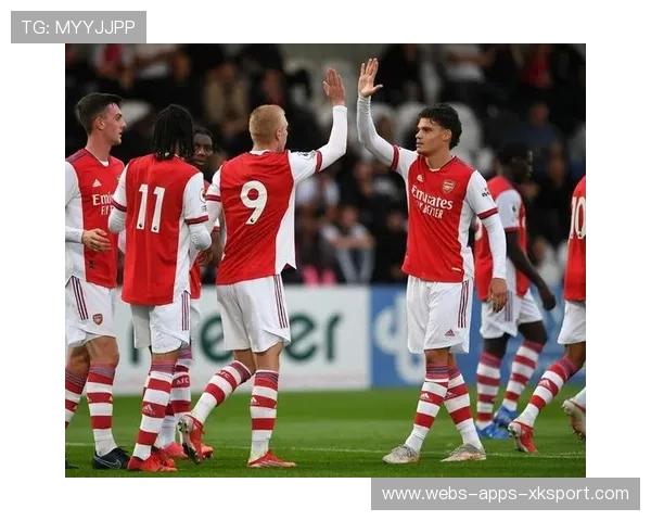 大洋联盟棒球场双人配合完成精彩抢点