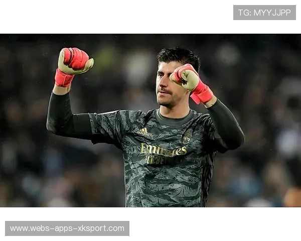 皇马库尔图瓦扑救训练惊艳